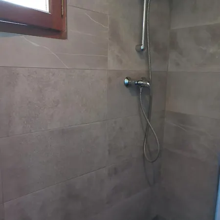 Chalet Blanc - Piscine Partagee