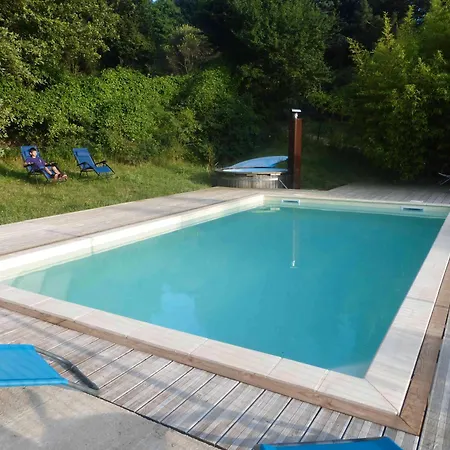 Blanc - Piscine Partagee * Darbres
