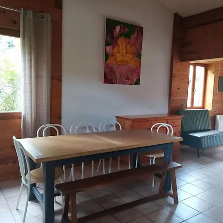 Blanc - Piscine Partagee Chalet