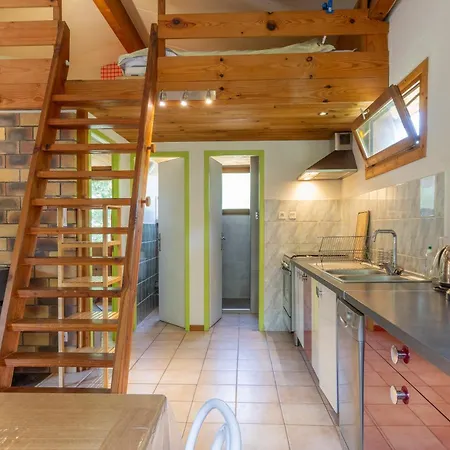Blanc - Piscine Partagee Chalet Darbres