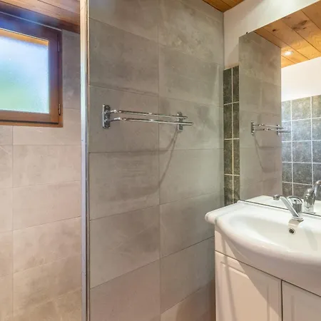 Chalet Blanc - Piscine Partagee Darbres